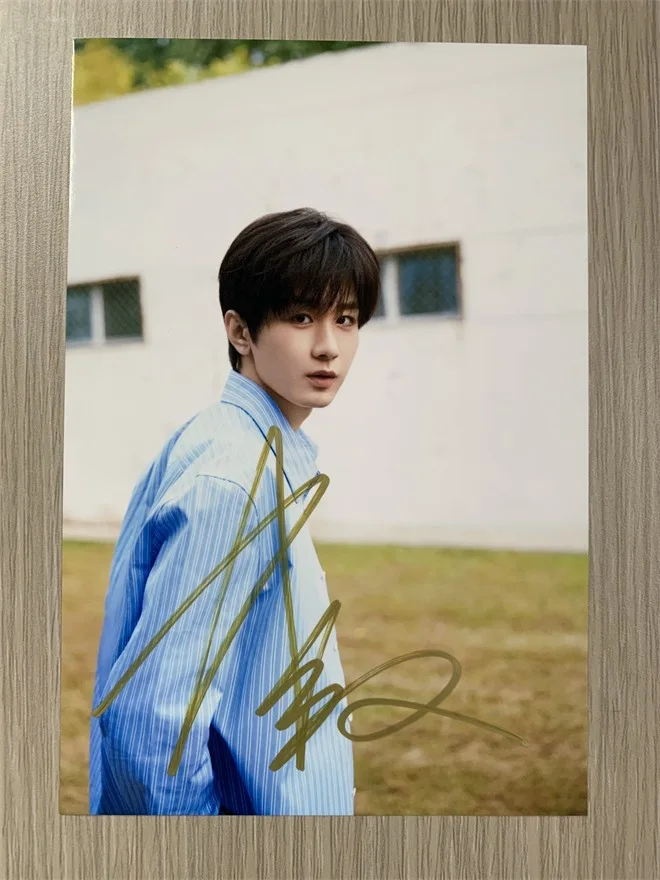 6"Yi Cheng /成毅 Hand Signed Autographed Photo Autographs Collection Original, image 3