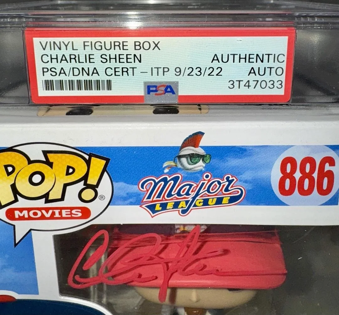 Charlie Sheen — Charlie Sheen Signed Funko #886 "Ricky Vaughn" (Major League) - PSA Encapsulated, изображение 3
