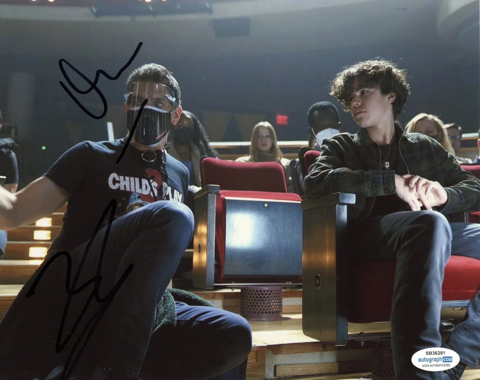 ZACKARY ARTHUR, DON MANCINI — Zackary Arthur & Don Mancini signed "CHUCKY" 8x10 Photo EXACT PROOF b ACOA COA, изображение 4