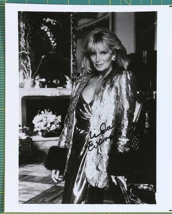 Linda Eban — Linda Evans ( Dynasty Actress) Signed Autographed Photo Authentic 8x10 B & W, изображение 2