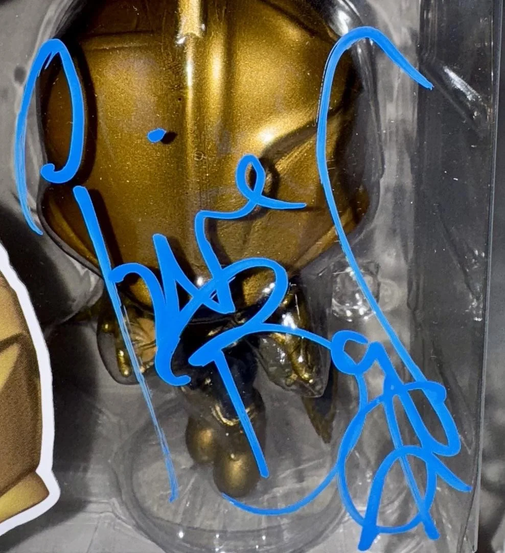 Pierce Brosnan — Pierce Brosnan Signed Funko Pop #1235 "Dr. Fate" (Black Adam) - Beckett COA, изображение 2