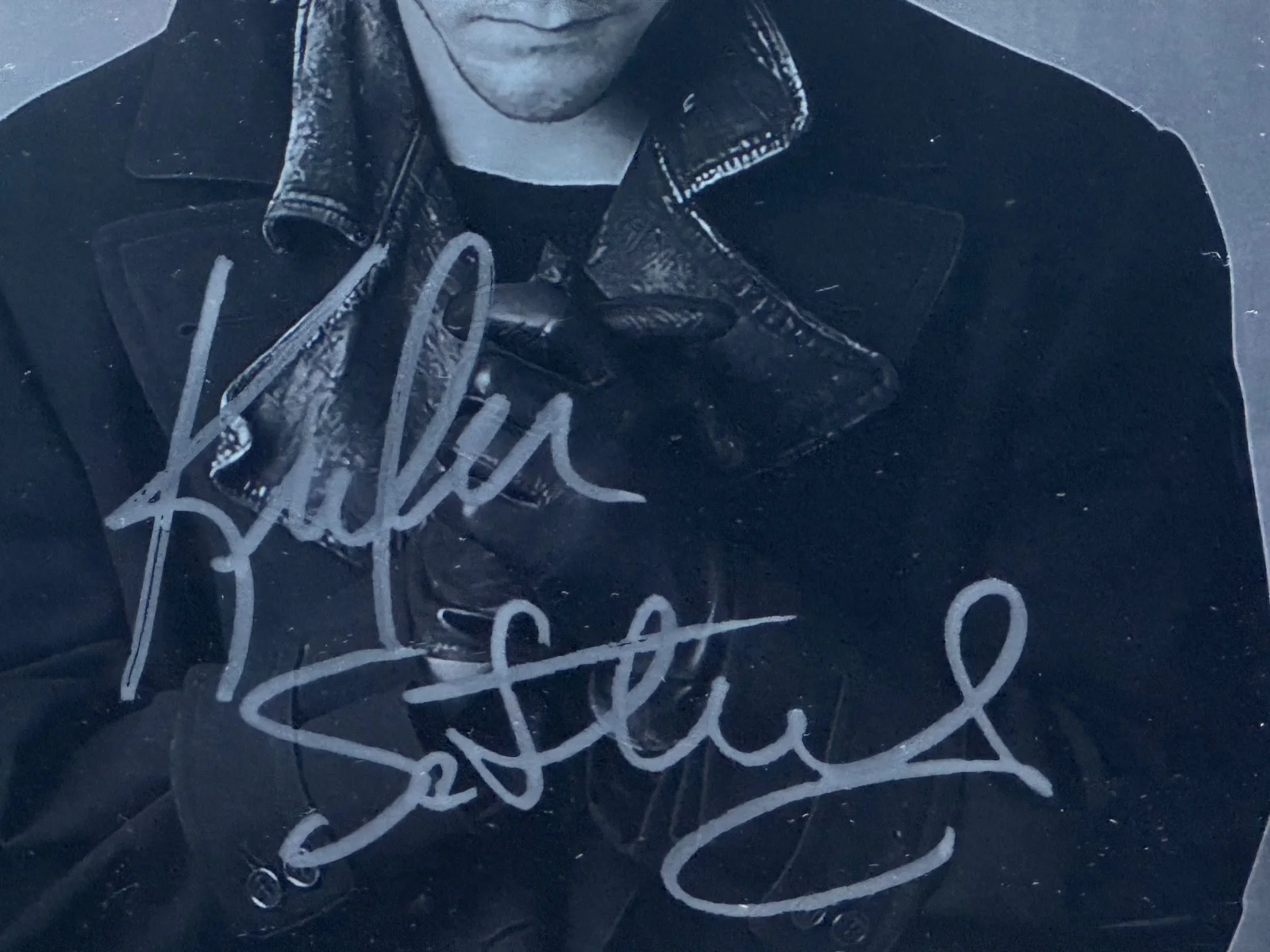 KEIFER SUTHERLAND — SIGNED THE LOST BOYS David Photo with COA - Slipcover - Ships FREE, image 2