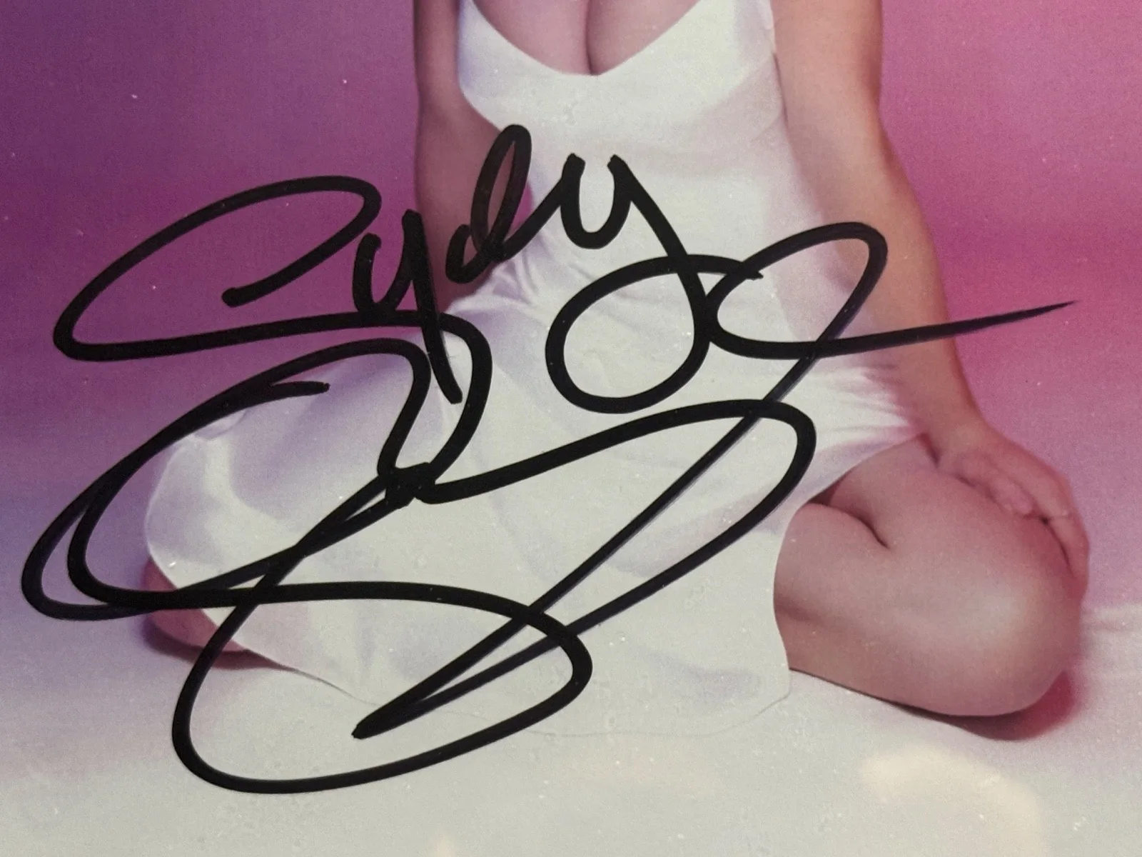SYDNEY SWEENEY — SIGNED SYDNEY SWEENEY Photo with COA - Slipcover - Ships FREE, изображение 2