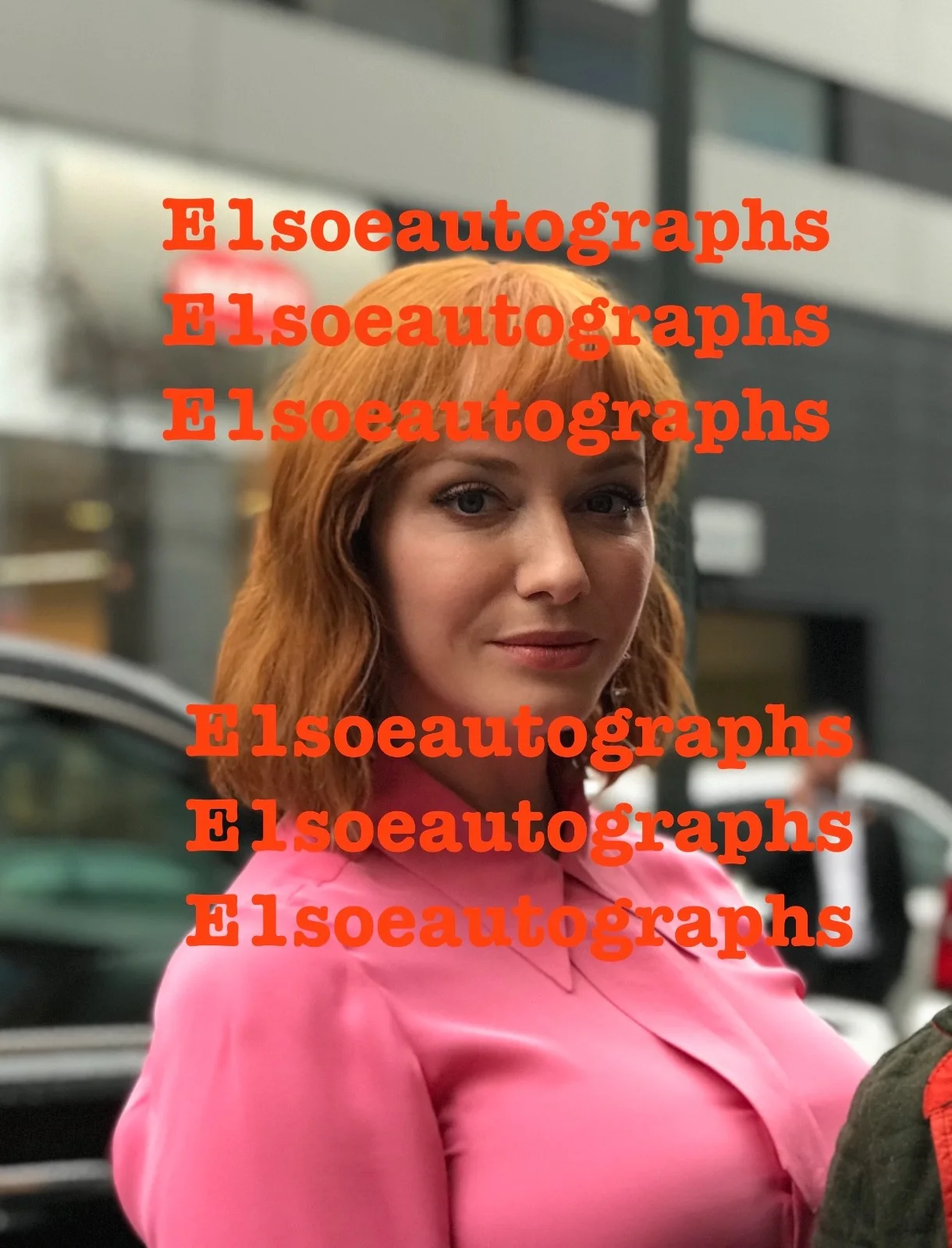 Christina Hendricks — Christina Hendricks signed 8x10 Photo. In Person Proof - Mad Men, Good Girls, изображение 2