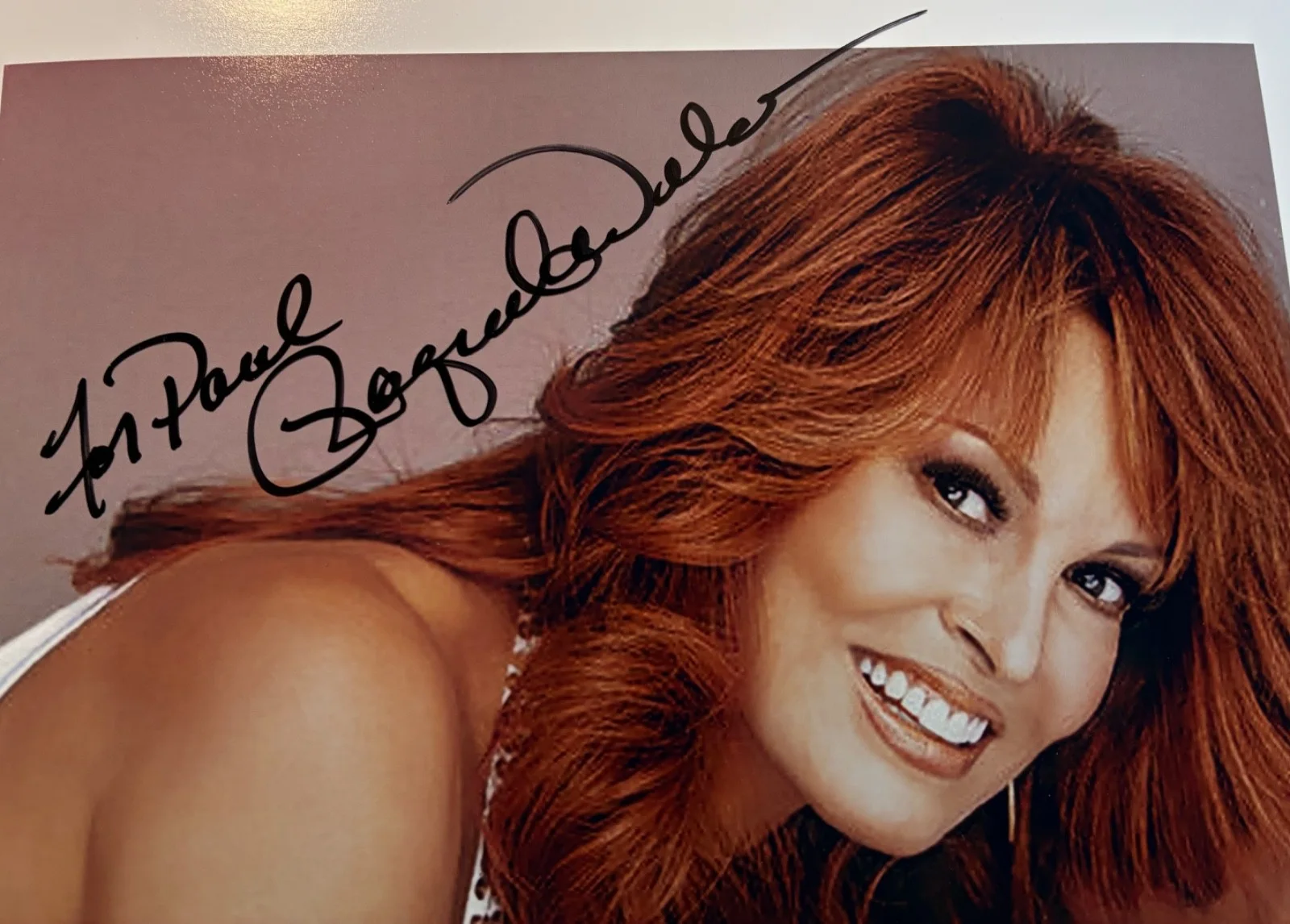 Raquel Welch — RAQUEL WELCH Hand Signed 8x10 Glossy Photo - Inscribed "To Paul" - Authentic, изображение 2