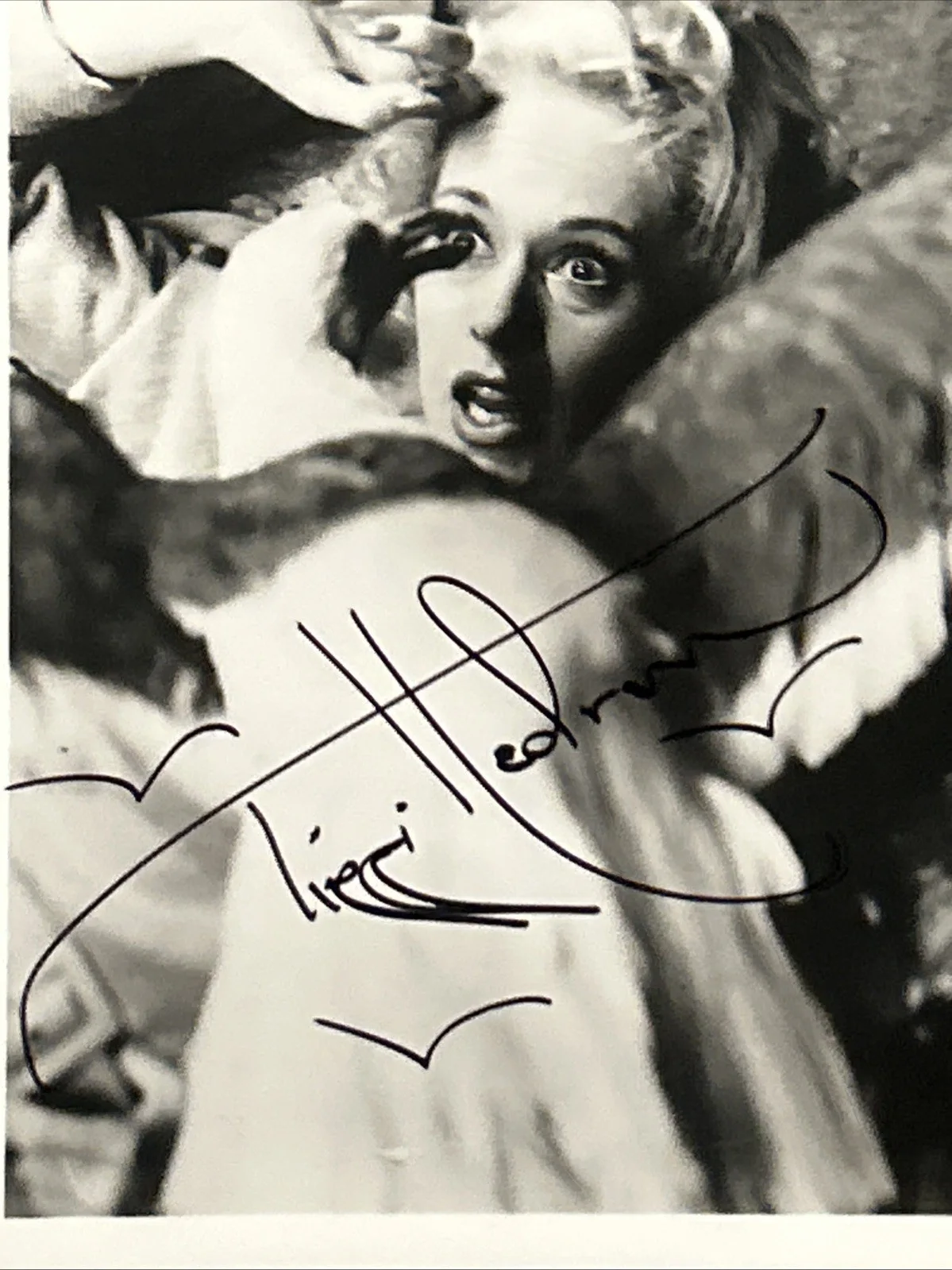 Tippi Hedren — Tippi Hedren Autographed/Signed 8x10 Photo The Birds, изображение 2