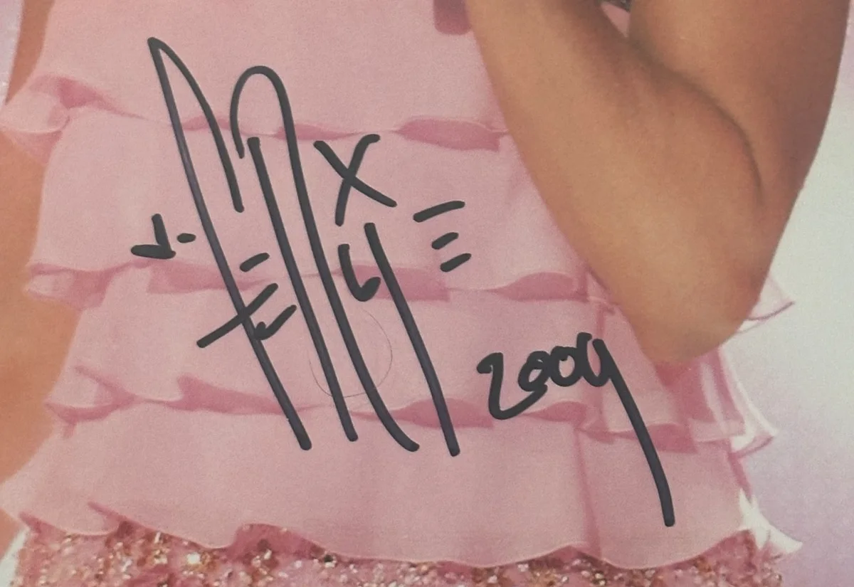 FERGIE Signed CONCERT 8 X 10 PHOTO Beckett Encapsulated, image 2