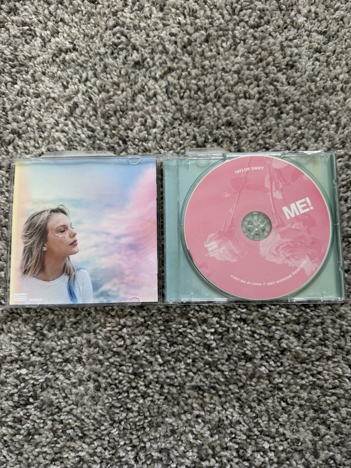 Taylor Swift Signed Me! CD Insert with Heart Reprint, image 2