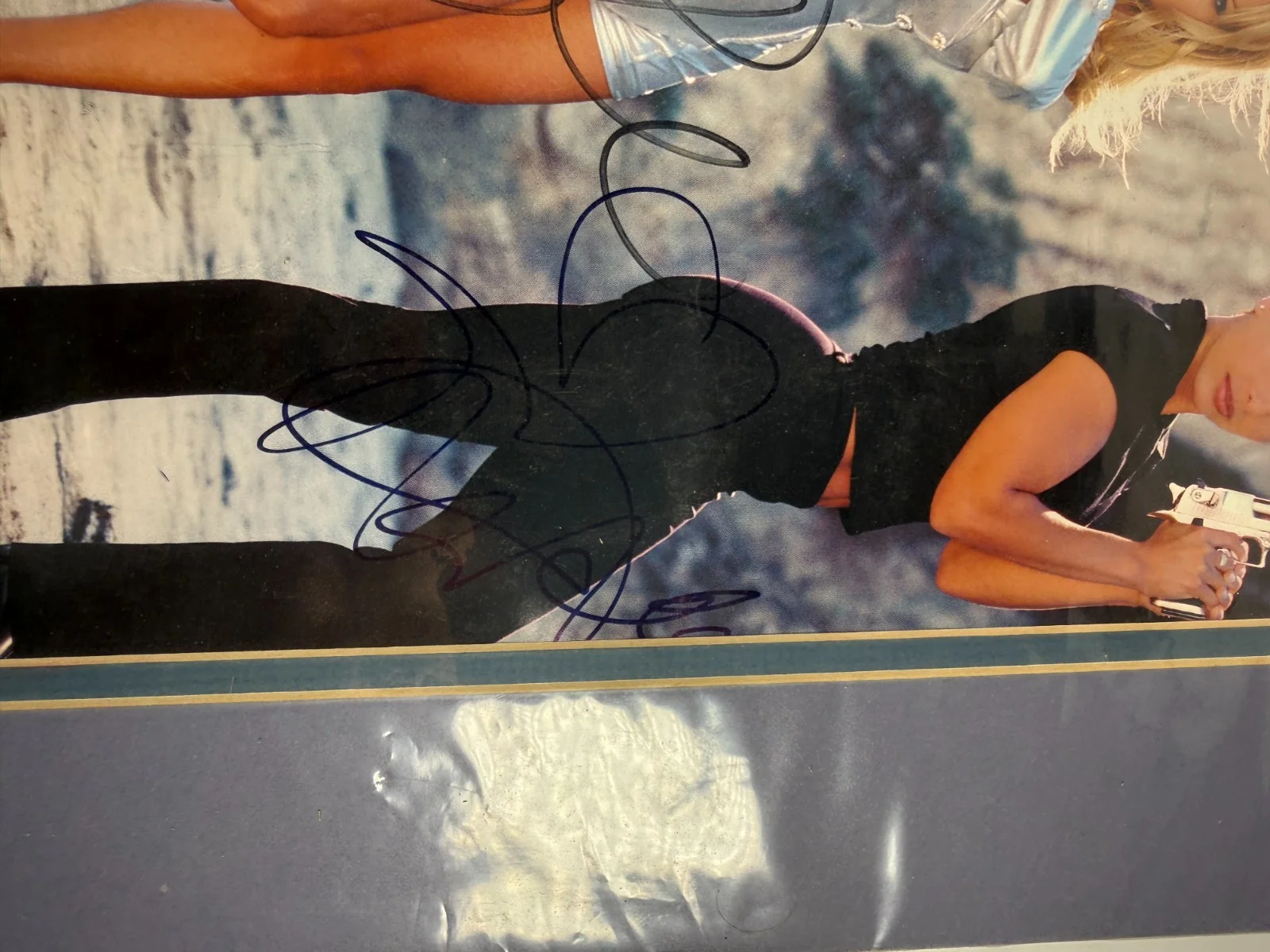 Pamela Anderson — Pamela Anderson Molly Culver Natalia Raitano Signed 15x15 Photo w/ Pristine LOA, изображение 3