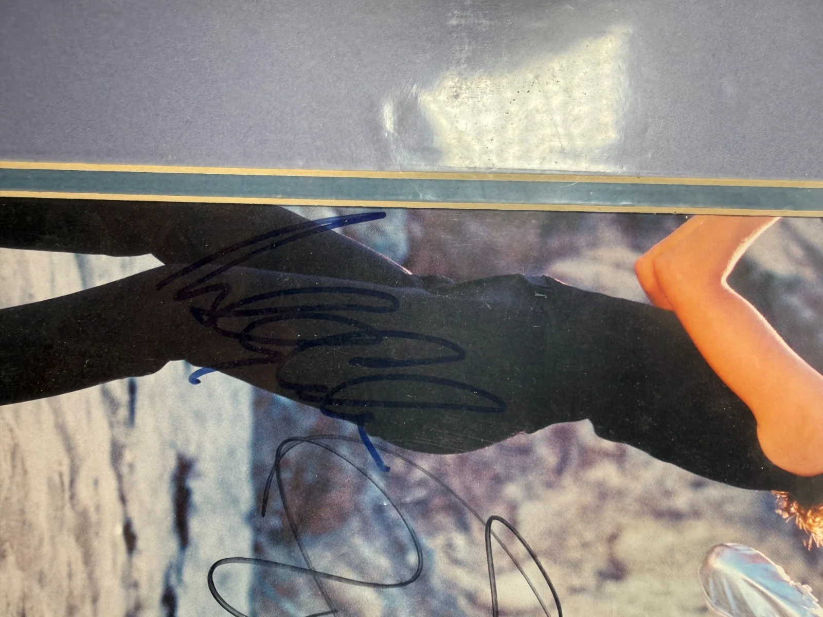 Pamela Anderson — Pamela Anderson Molly Culver Natalia Raitano Signed 15x15 Photo w/ Pristine LOA, изображение 5