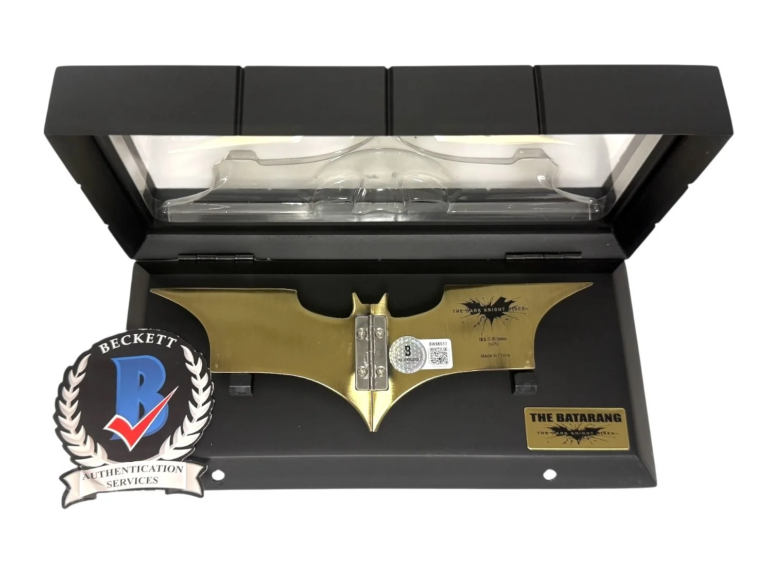 CHRISTIAN BALE — CHRISTIAN BALE SIGNED AUTOGRAPH NOBLE COLLECTION BATARANG THE DARK KNIGHT BAS, image 4
