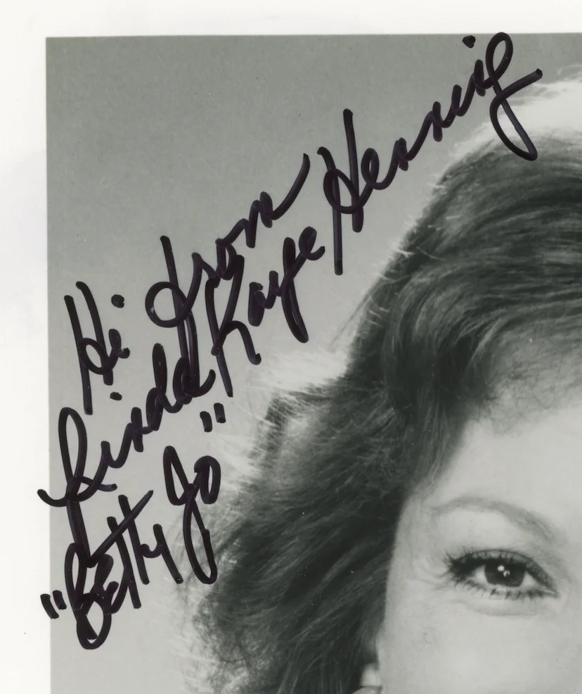 Linda Kaye Henning Petticoat Junction Autograph Signed 8x10 Photo AMCo COA 26226, изображение 2