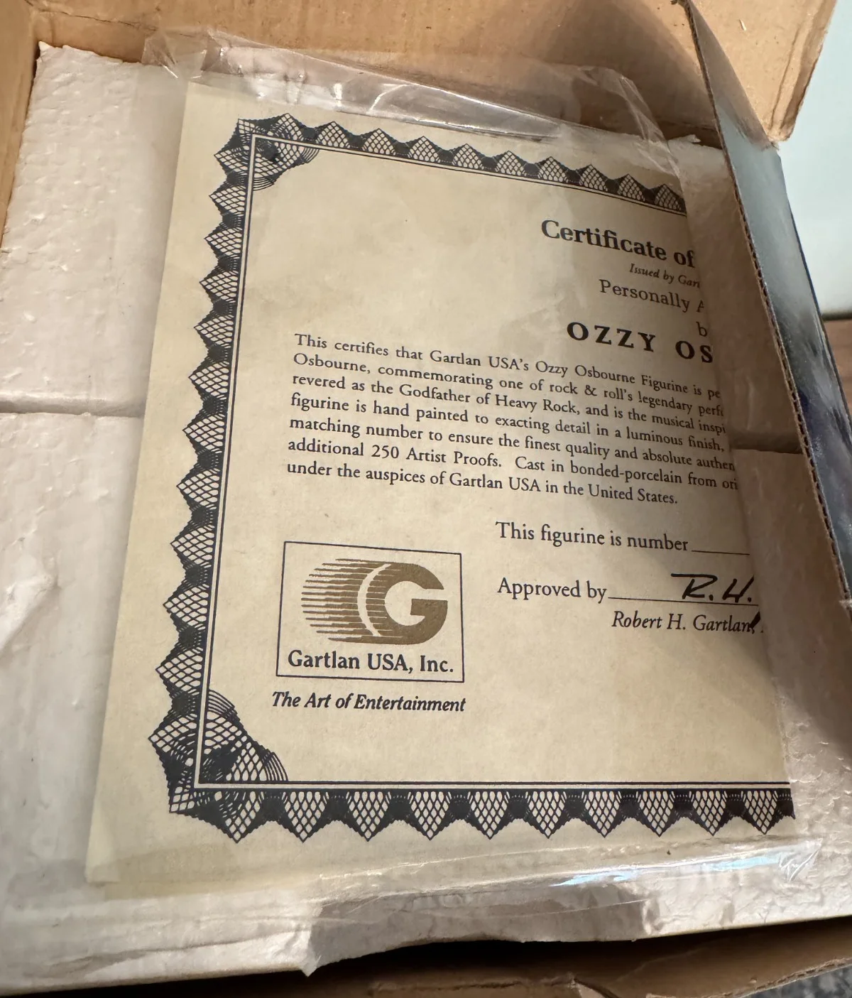 Ozzy Osbourne — Ozzy Osbourne 1999 Gartlan Porcelain 7"Figurine 389/5000 Personally Autographed, изображение 3