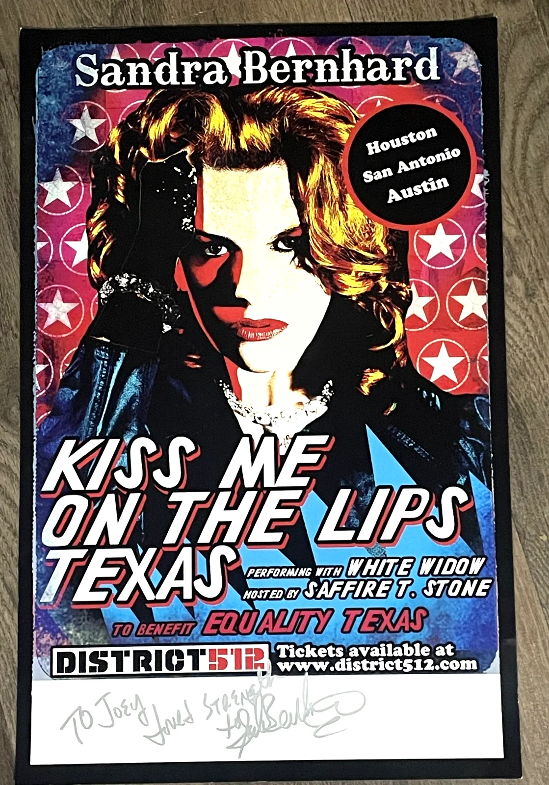 Sandra Bernhard — Sandra Bernhard Kiss Me on the Lips Texas Signed Poster 11 x 17