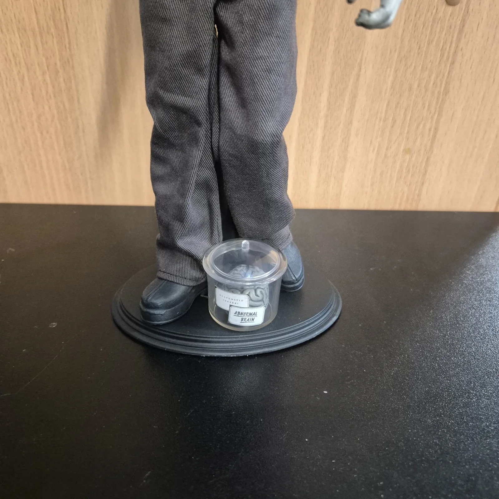 Sideshow Silver Screen Edition Frankenstein's Monster 1/6 Scale Black & White, image 3