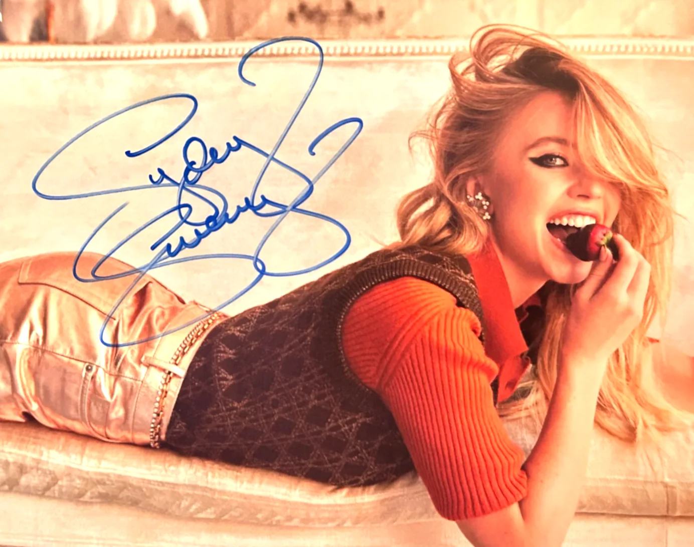 Sydney Sweeney — SYDNEY SWEENEY Signed EUPHORIA 8x10" Authentic Original Autograph GENUINE w/COA, image 3