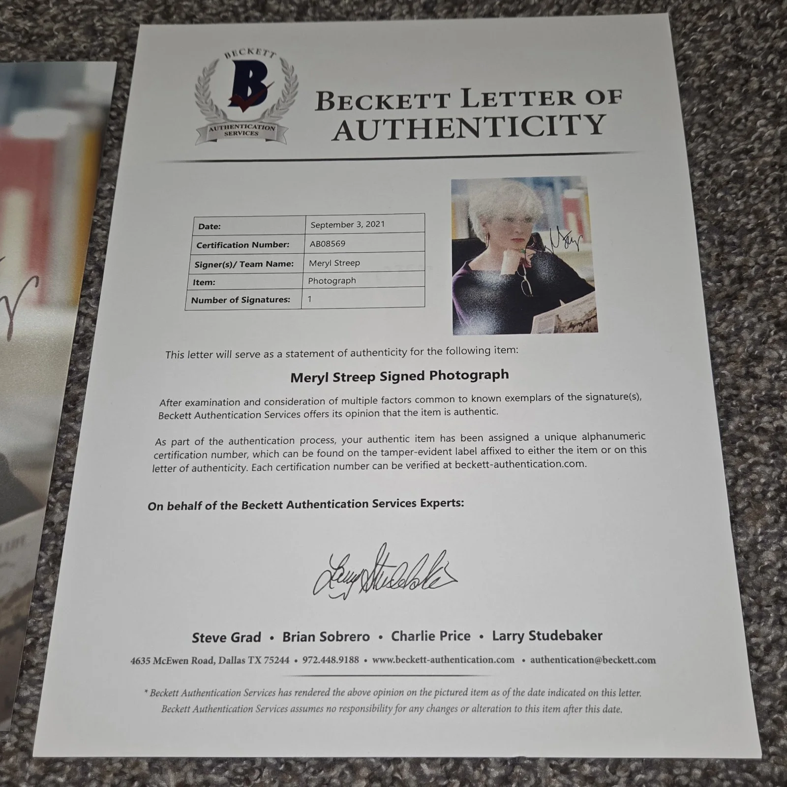 Meryl Streep — MERYL STREEP - 8x10 Signed Autograph Auto "Devil Wears Prada" Beckett BAS, image 4