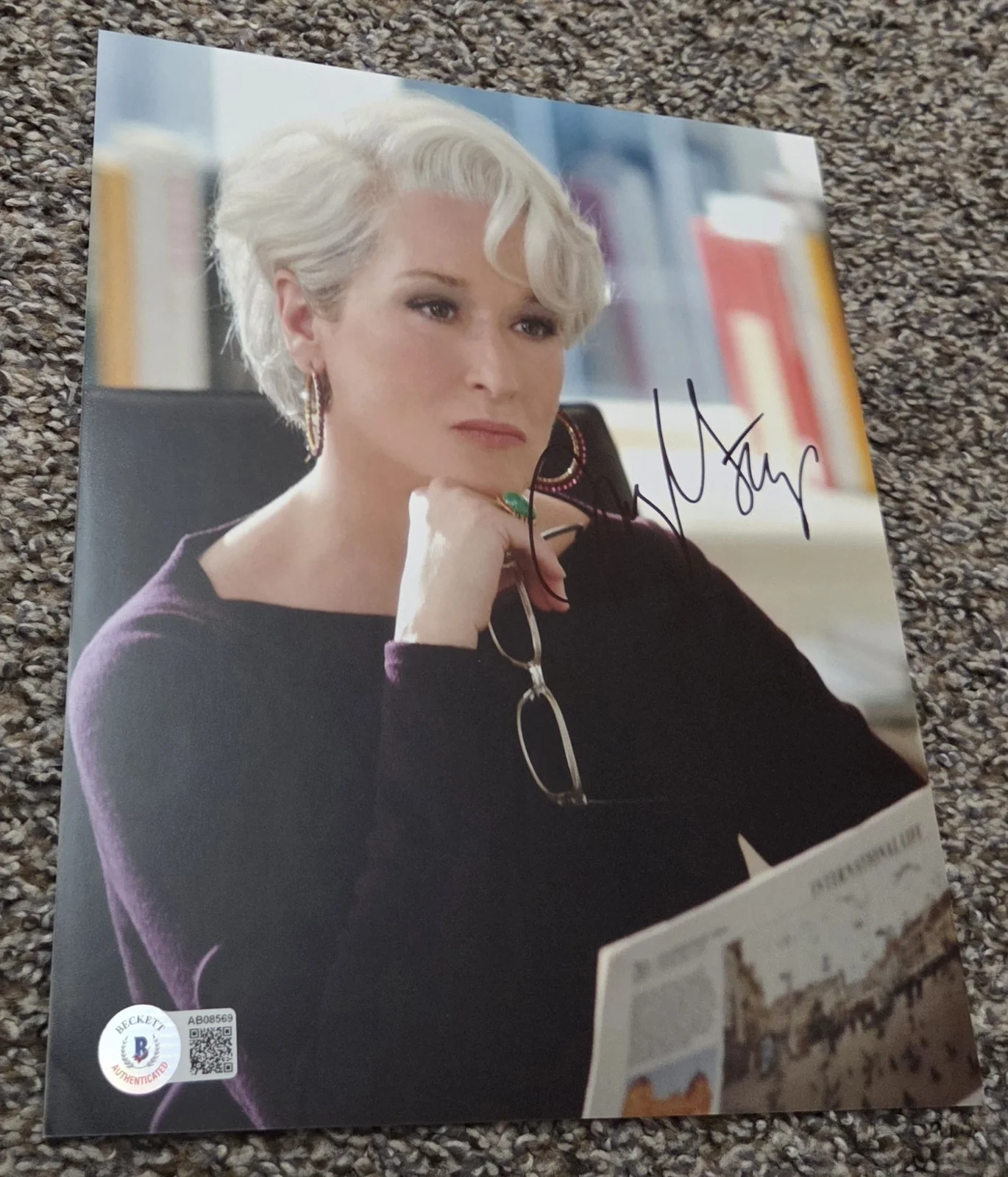 Meryl Streep — MERYL STREEP - 8x10 Signed Autograph Auto "Devil Wears Prada" Beckett BAS, image 5