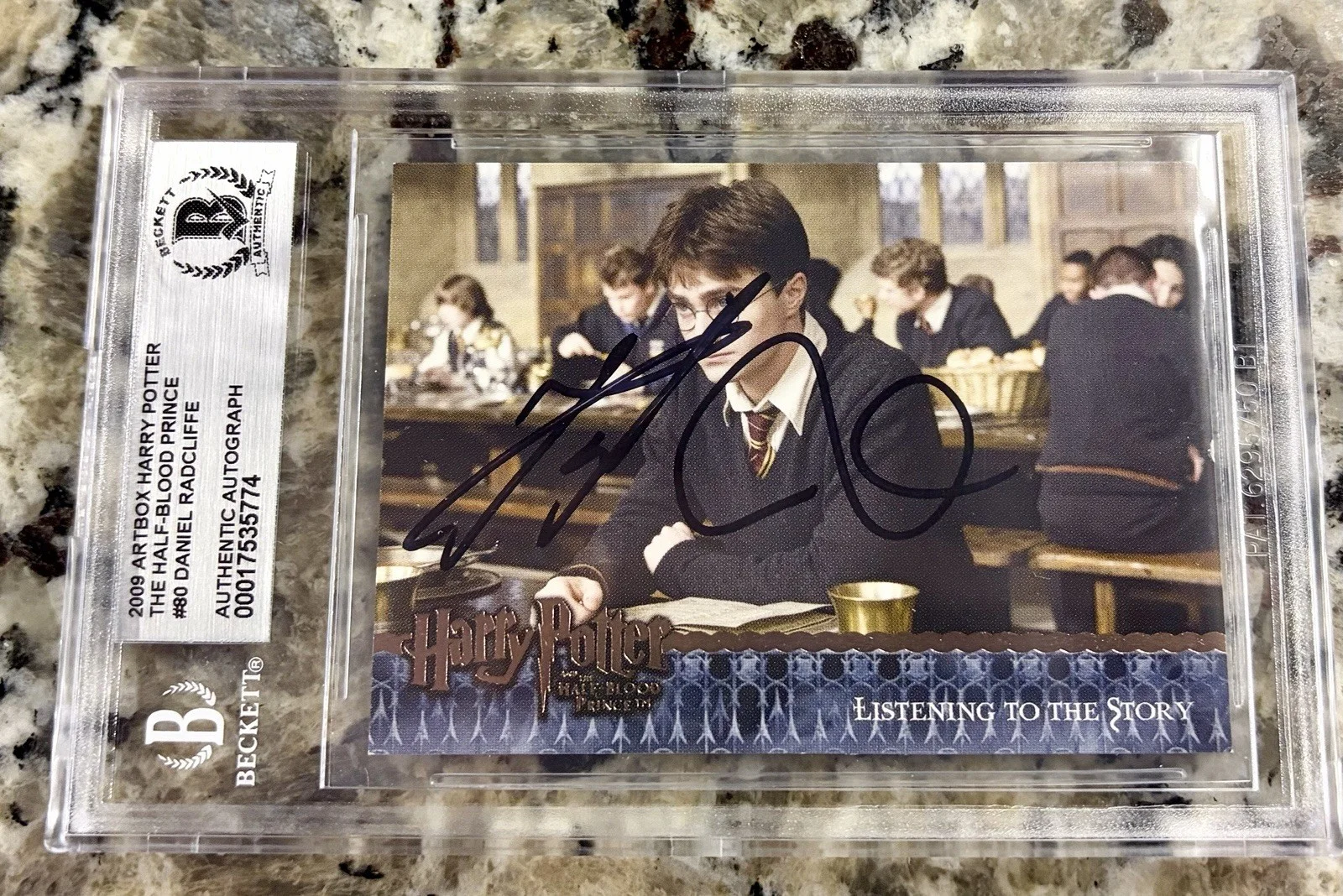 Daniel Radcliffe — Daniel Radcliffe SIGNED Harry Potter 2009 Artbox Trading Card #80- BGS COA, image 2