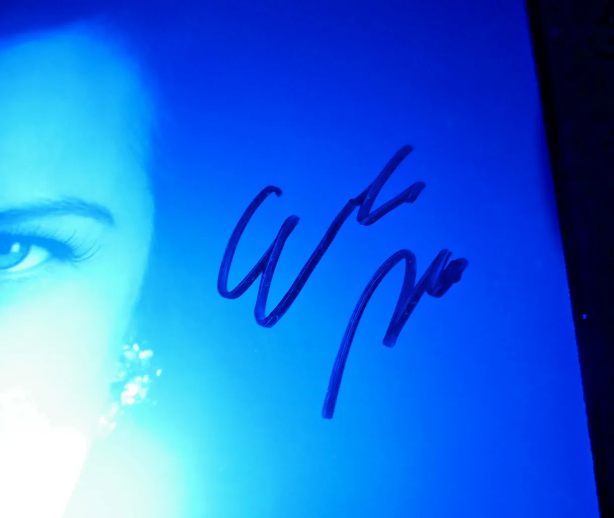 Elisabeth Moss — Elisabeth Moss Signed 8x10 "Mad Men" Photo (Peggy Olsen) CLOSEUP Beckett BAS, изображение 4
