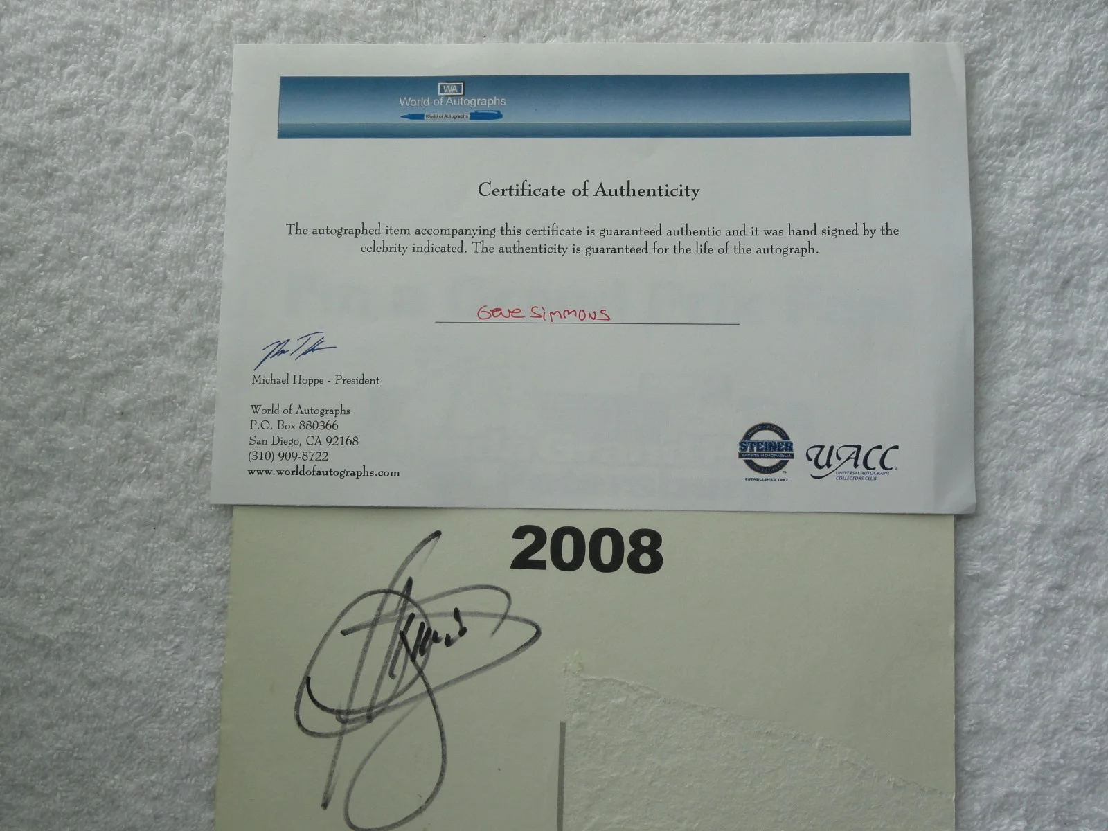 KISS GENE SIMMONS Autographed 2008 Grand Prix TV Station hand out to promote, изображение 4