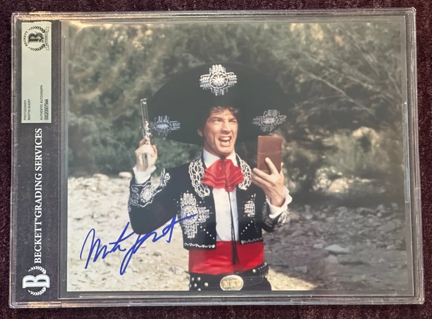 MARTIN SHORT — MARTIN SHORT Signed THREE AMIGOS 8 X 10 PHOTO Beckett Encapsulated