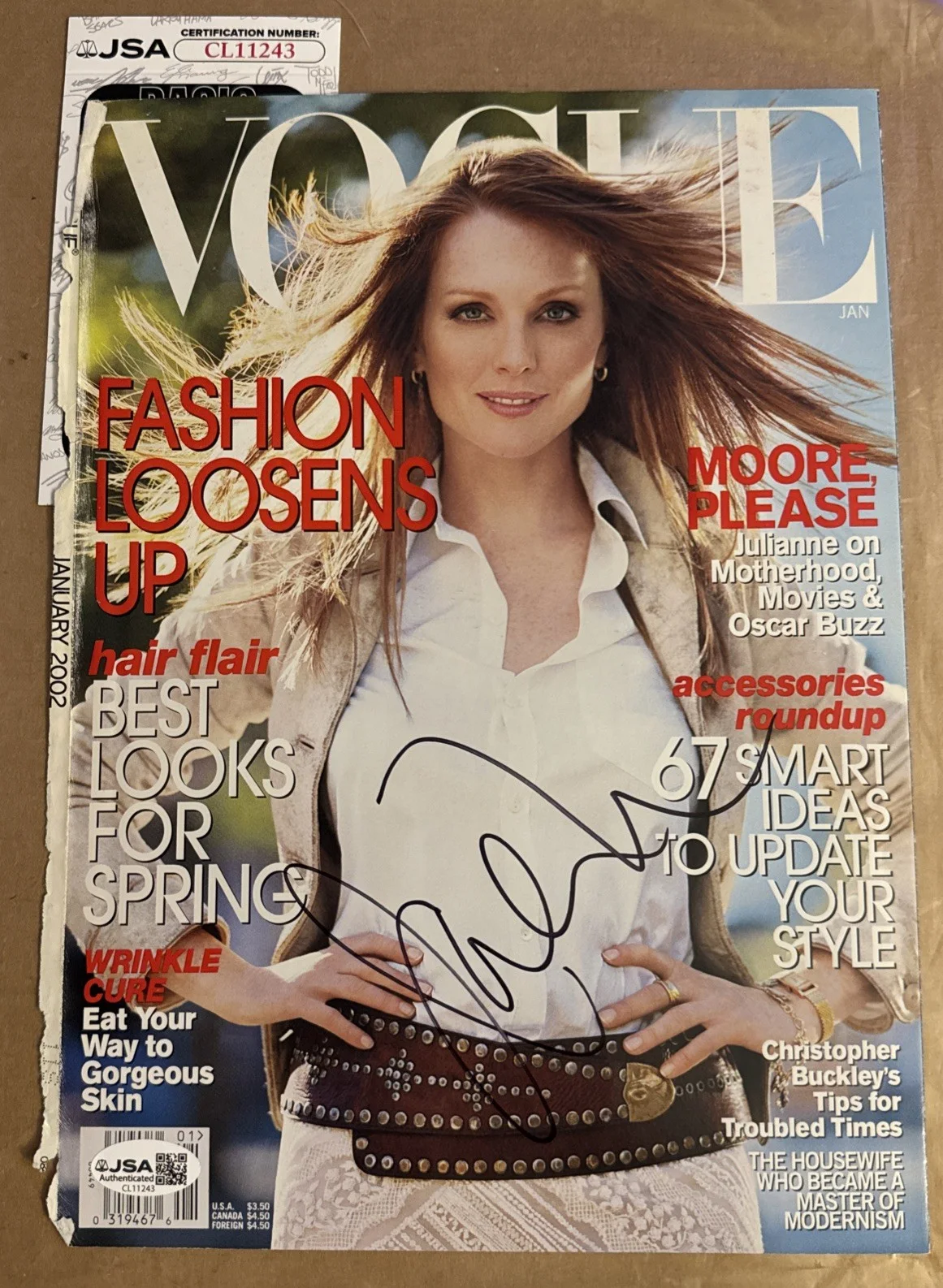 Julianne Moore — Julianne Moore Actress AUTOGRAPHED Signed January 2002 VOGUE Magazine Cover JSA