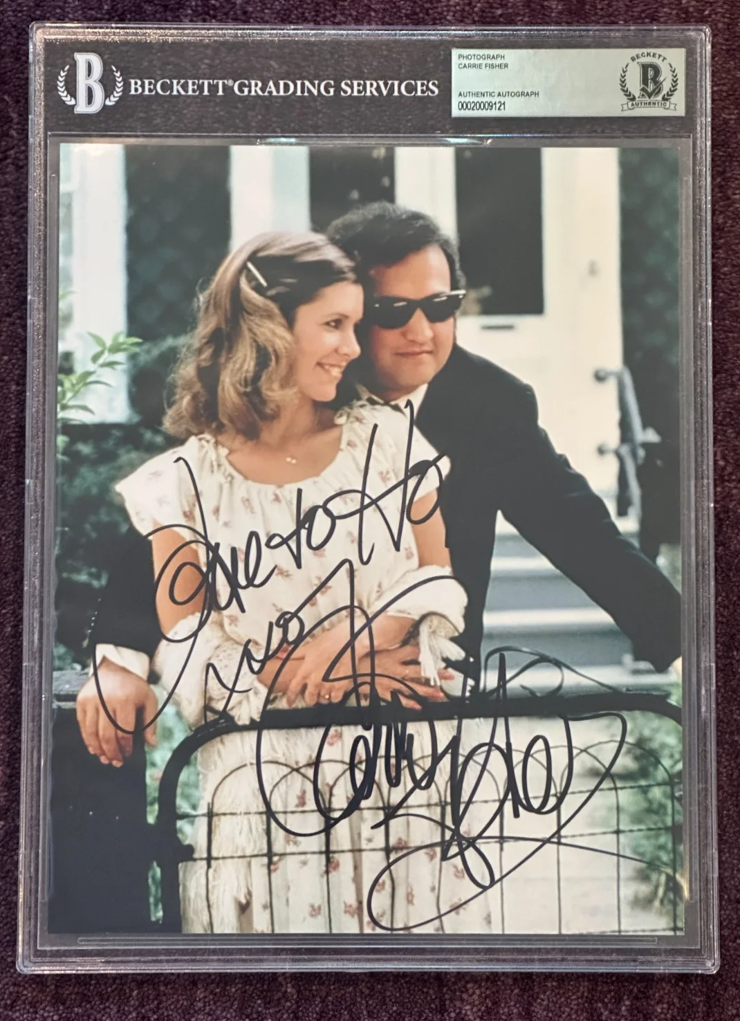 CARRIE FISHER — CARRIE FISHER Signed BLUES BROTHERS 8 X 10 PHOTO Beckett Encapsulated