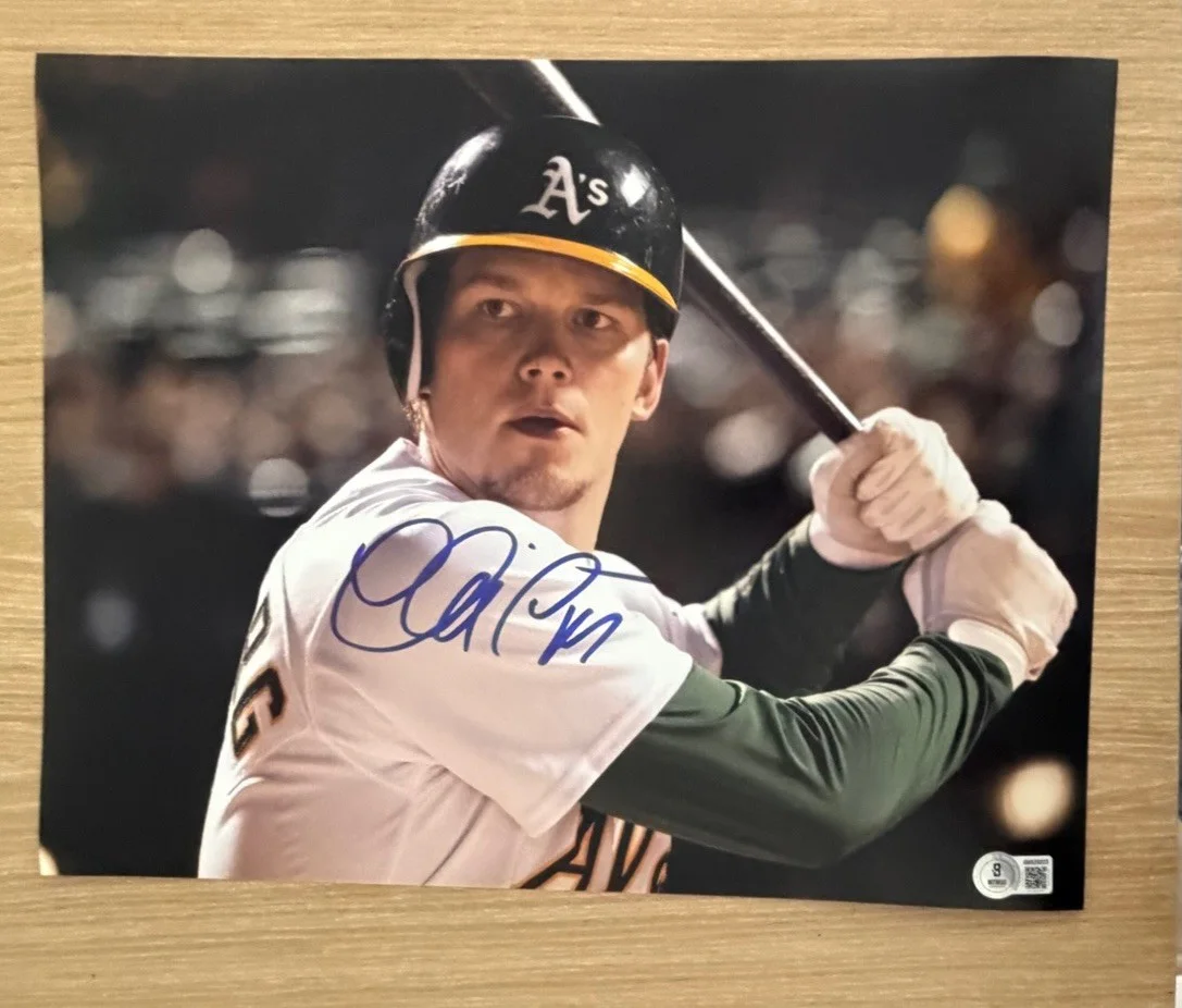 Chris Pratt — CHRIS PRATT SIGNED MONEYBALL 11X14 PHOTO BECKETT BAS 2