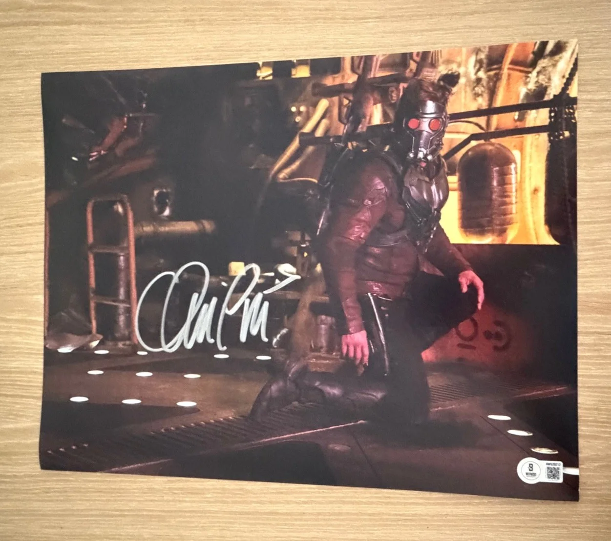 Chris Pratt — CHRIS PRATT SIGNED GUARDIANS OF THE GALAXY STAR LORD 11X14 PHOTO BECKETT BAS