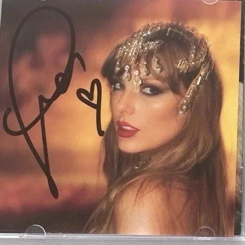 Taylor Swift The Life of A Showgirl signed cd photo# 1 RARE LONG SIGNATURE. New, изображение 3