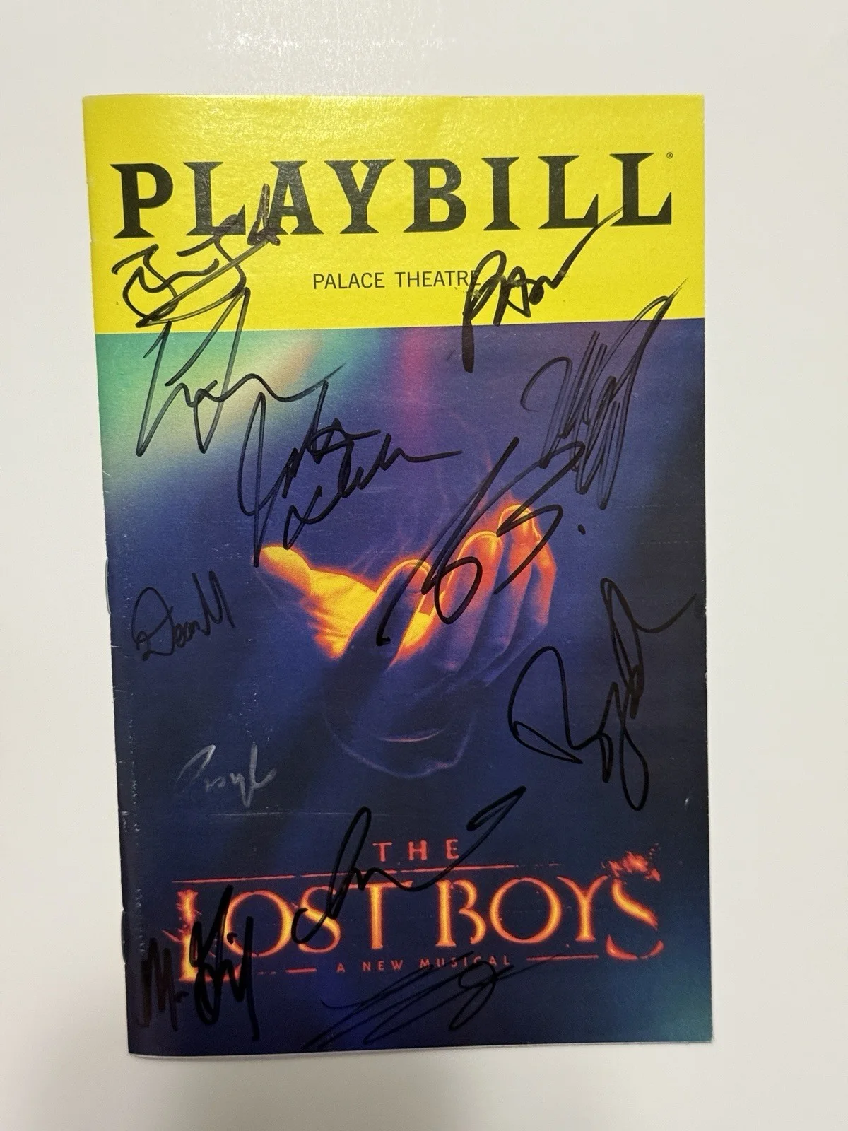 cast members — The Lost Boys signed x12 Broadway Playbill Ali Louis, Soshana Bean, L.J. Benet, изображение 2