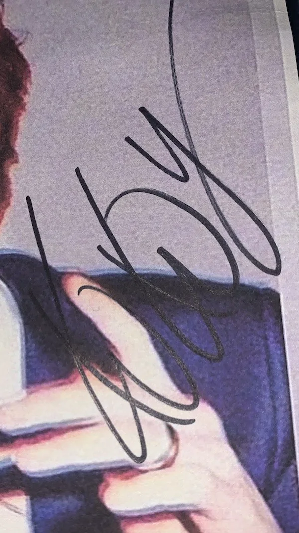 GERARD WAY!!!HAND SIGNED “HESITANT ALIEN” ALBUM PROMO!!!RARE!!!! SEXY EMO!! MCR, image 2