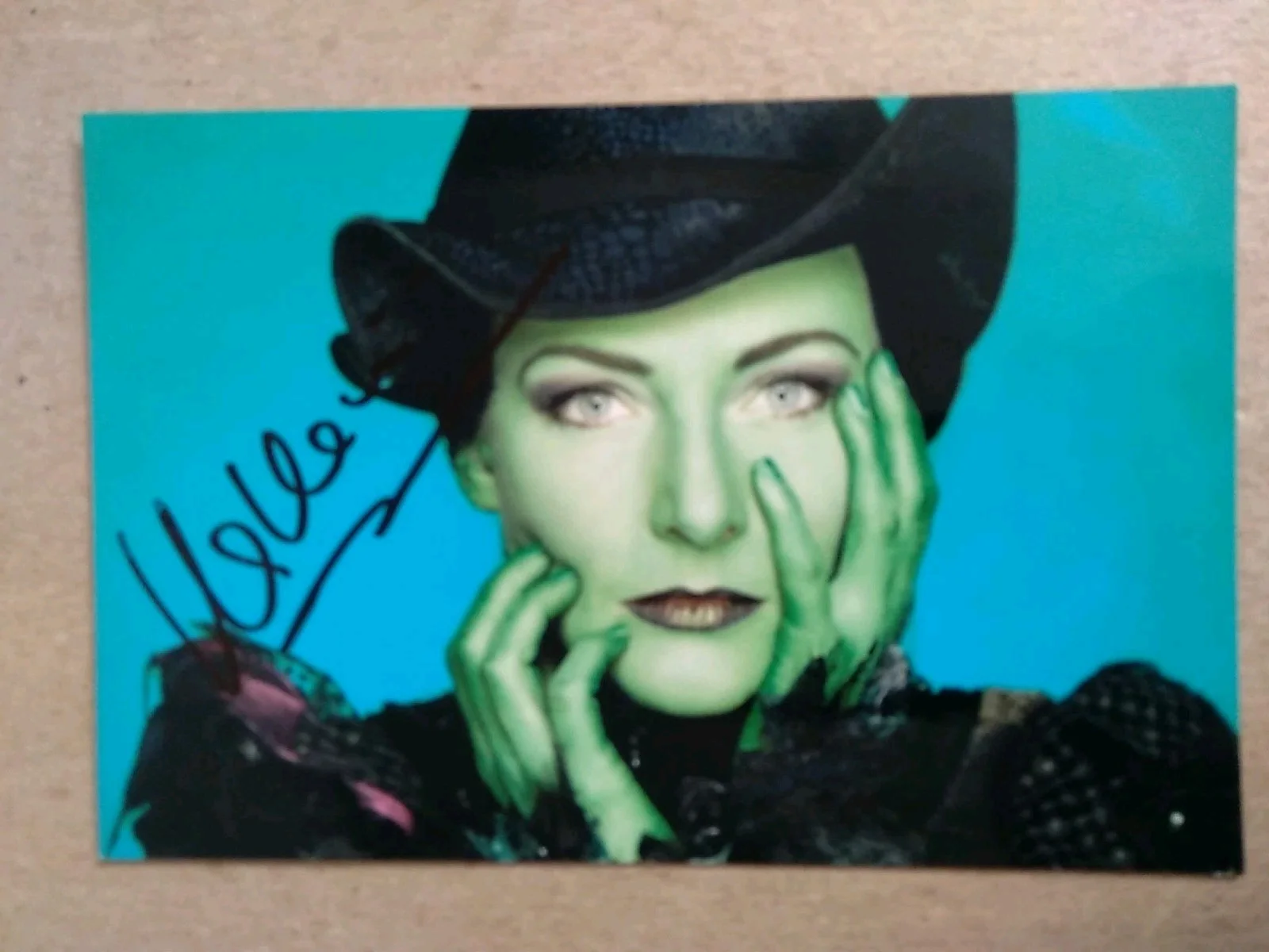 Willemijn Verkaik Actress Signed 6x4in Photo Autographed - Elphaba ( Wicked), image 2