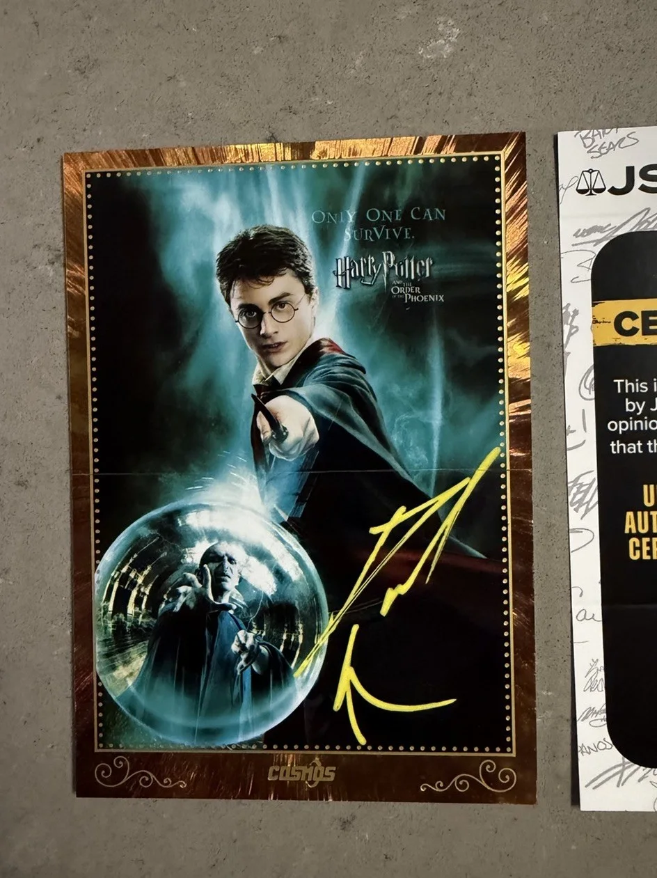 2025 KAKAWOW COSMOS DANIEL RADCLIFFE HARRY POTTER SIGNED AUTO BOOKLET CARD JSA G, изображение 2