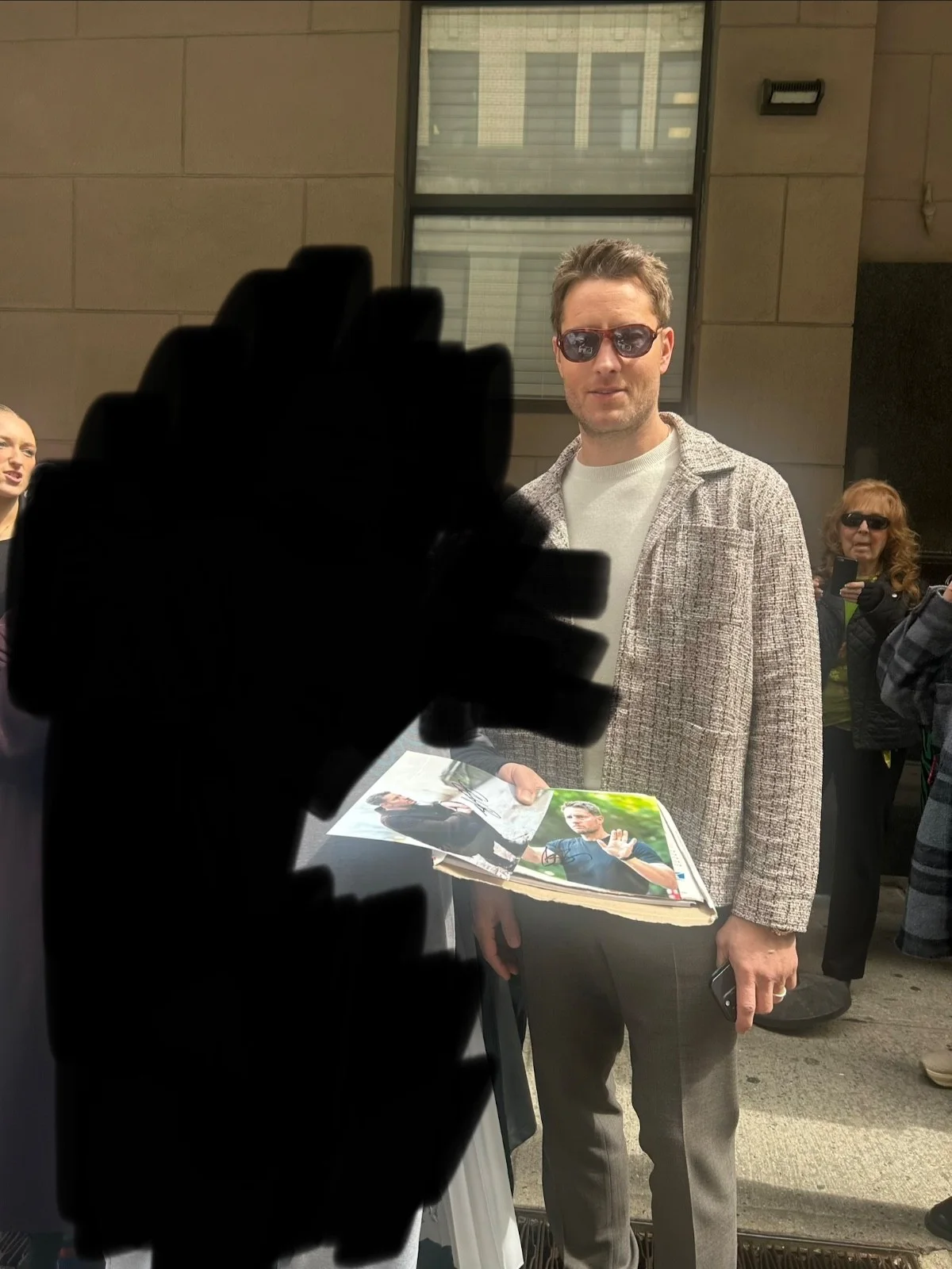 Justin Hartley — Justin Hartley Signed Autographed 8x10 Photo Tracker Proof, image 3