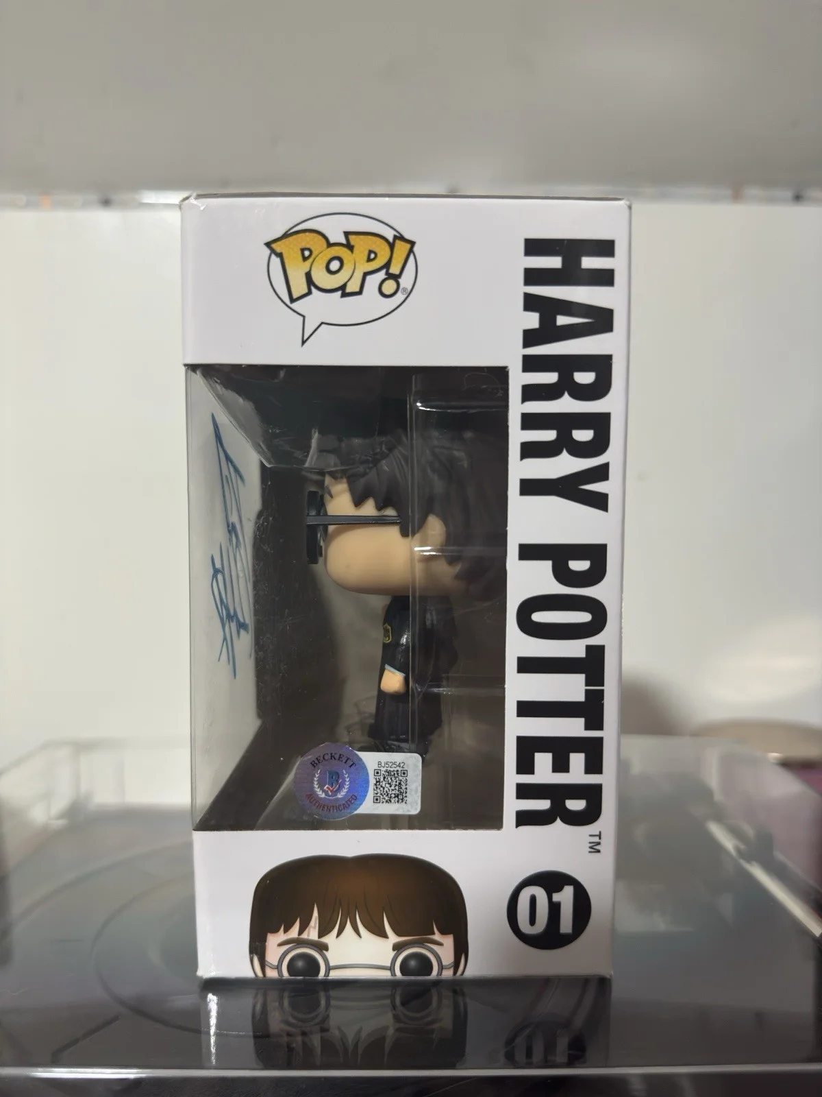 daniel radcliffe — Daniel Radcliffe Signed Harry Potter Funko Beckett COA, image 2