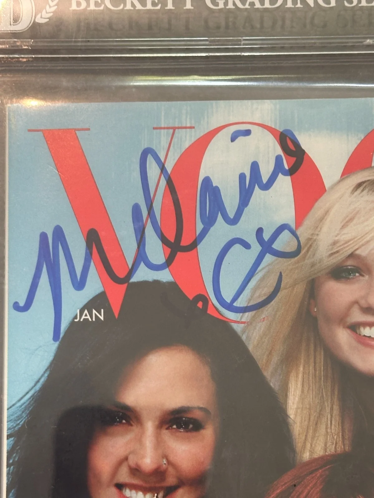 SPICE GIRLS Signed June 1992 VOGUE Magazine Beckett & Encapsulated NO Label, изображение 4