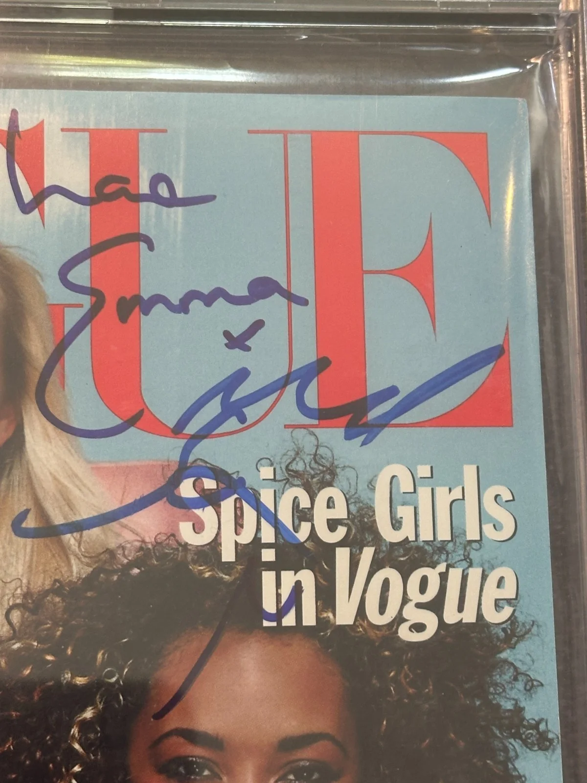 SPICE GIRLS Signed June 1992 VOGUE Magazine Beckett & Encapsulated NO Label, изображение 5