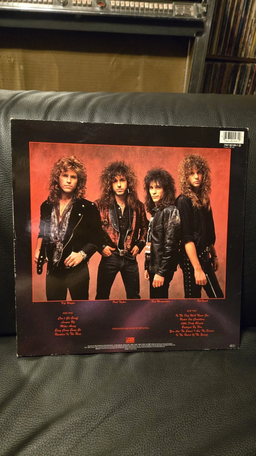 Winger In The Heart Of The Young Vinyl LP SIGNED by Entire Band, изображение 2