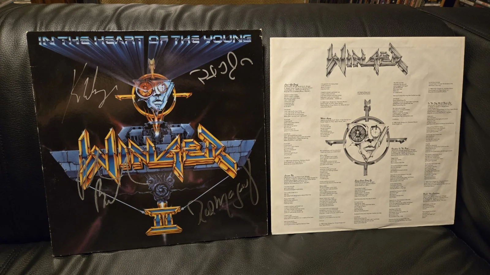 Winger In The Heart Of The Young Vinyl LP SIGNED by Entire Band, изображение 3