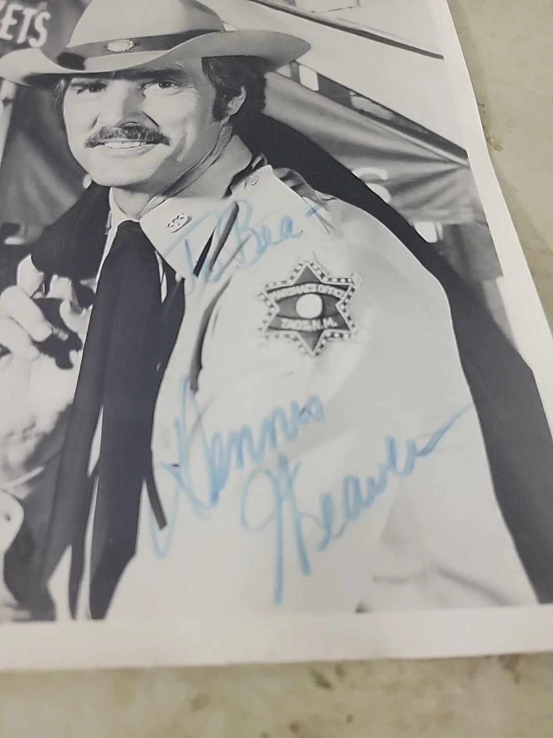 DENNIS WEAVER — DENNIS WEAVER, SIGNED 8X10 PHOTO, McLEOD, GUNSMOKE, DR. BUCK JAMES, MOVIES. COA, изображение 2