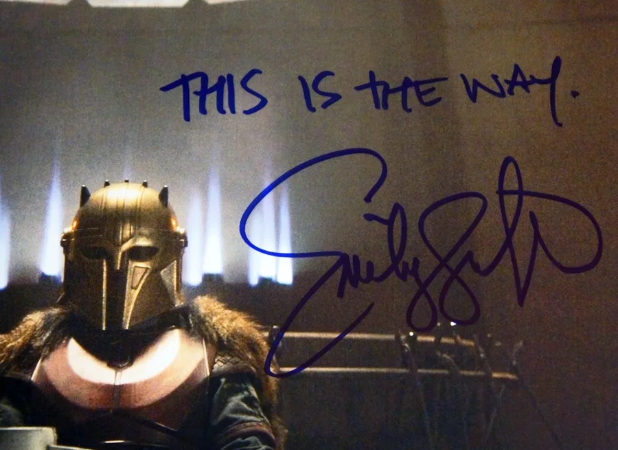 EMILY SWALLOW — Huge 11x14 EMILY SWALLOW SIGNED Mandalorian Armorer Photo with "This is the Way", изображение 2
