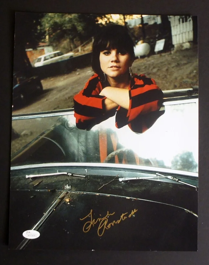 *JSA Witnessed* LINDA RONSTADT SIGNED Large 11x14 Color Photo (Stone Poneys)!, изображение 3