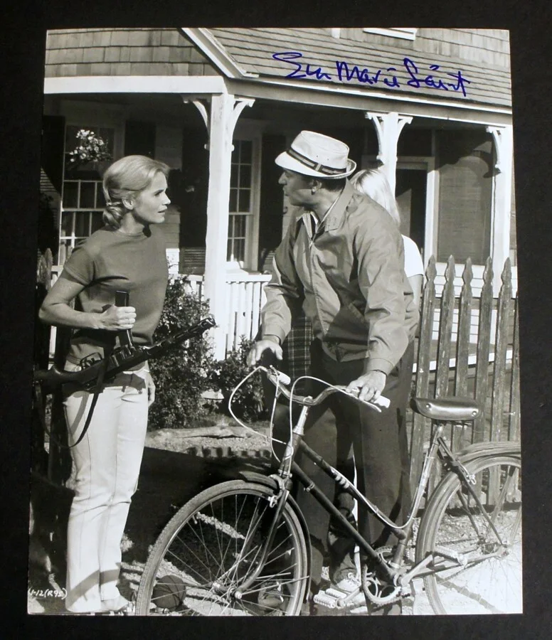 Eva Marie Saint — EVA MARIE SAINT SIGNED 8x10 photo from *The Russians are Coming* w/ Carl Reiner!