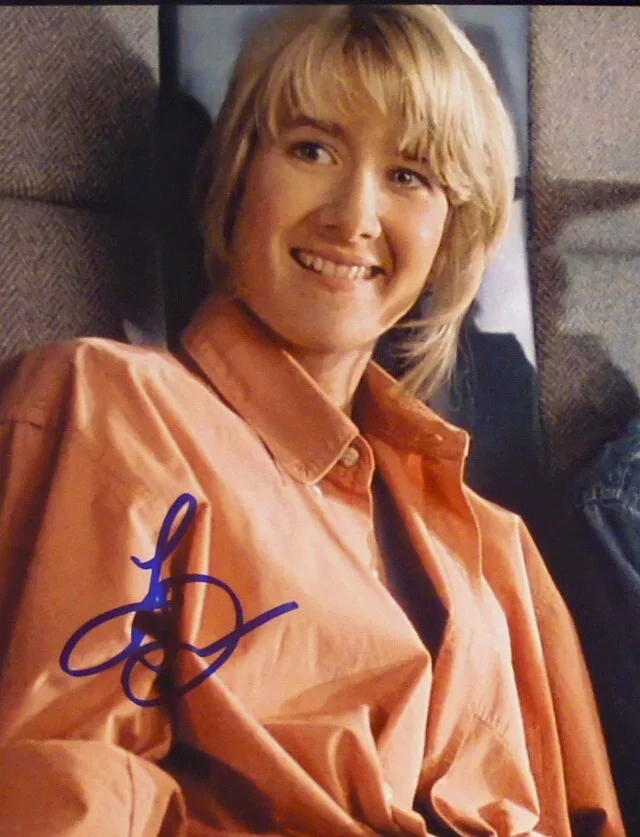 Laura Dern — LAURA DERN Signed w/ Beckett Witnessed COA - Large 11x14 Jurassic Park Photo!, изображение 2