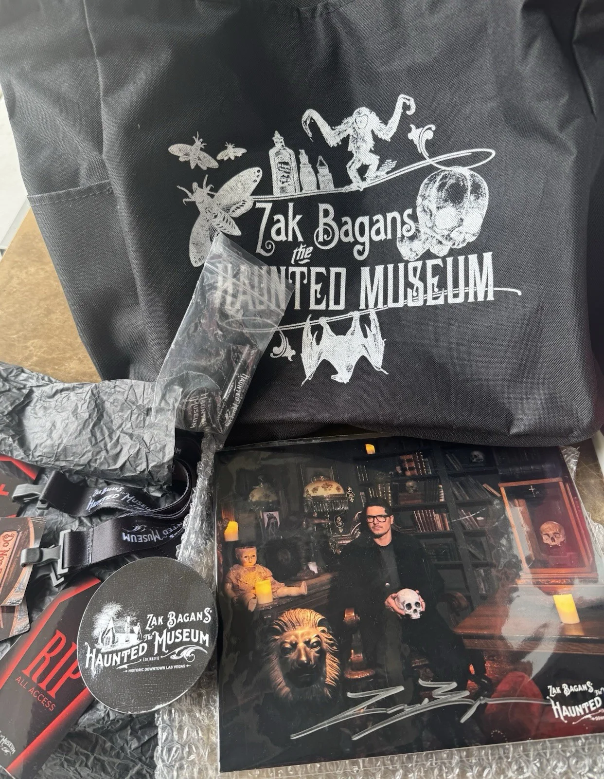 Zak BAGANS — ZAK BAGANS THE HAUNTED MUSEUM Memorabilia/ Signed Photo/ etc, 2021, image 2