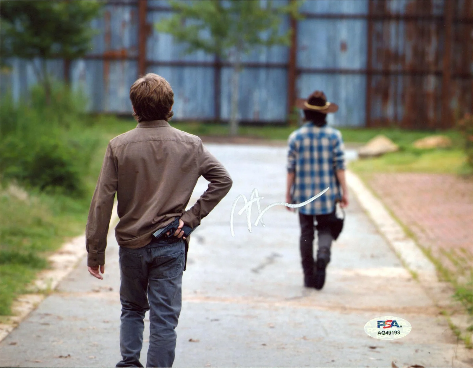 Austin Abrams — Austin Abrams The Walking Dead Authentic Signed 8x10 Photo PSA/DNA #AQ49193