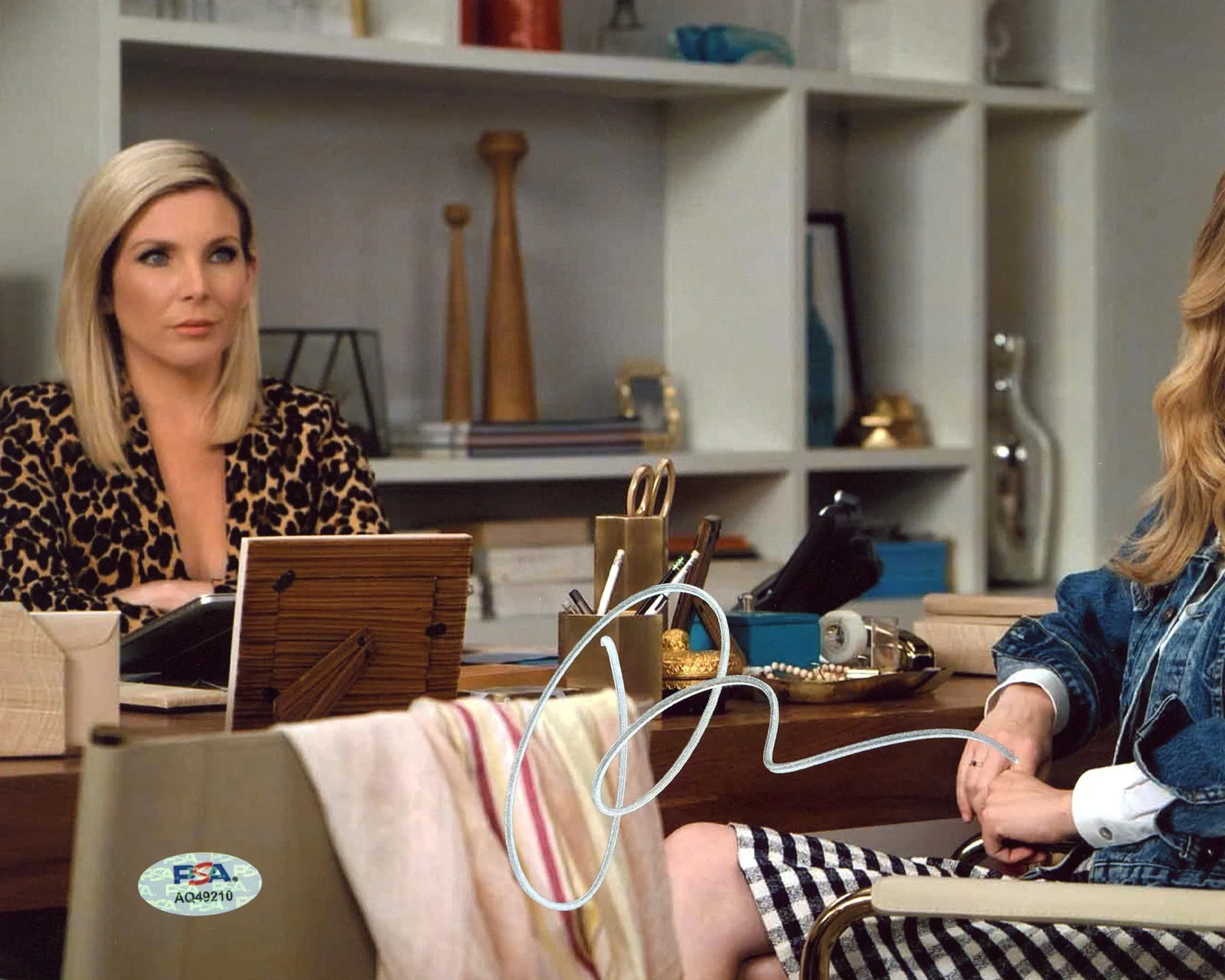 June Diane Raphael — June Diane Raphael Grace & Frankie Authentic Signed 8x10 Photo PSA/DNA #AQ49210