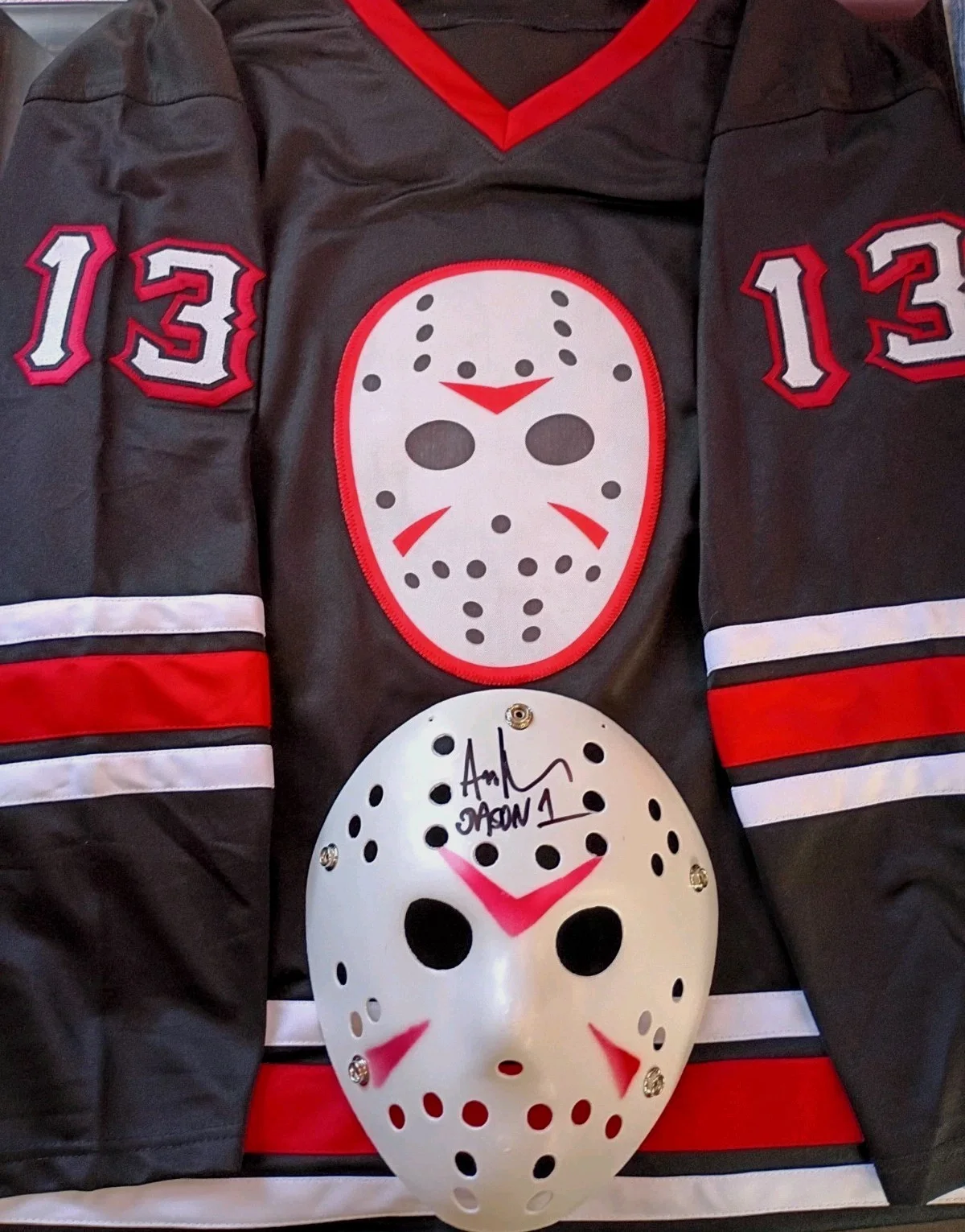 Ari Lehman — Ari Lehman Signed Jason Voorhees Lot - Jersey, Mask, & 11x14 Original Art - JSA, изображение 2